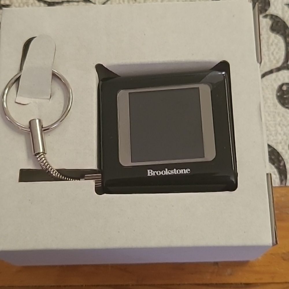 Brookstone Digital Keychain - Picture 6 of 8